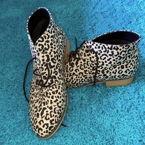 Cheetah Chelsea boots!